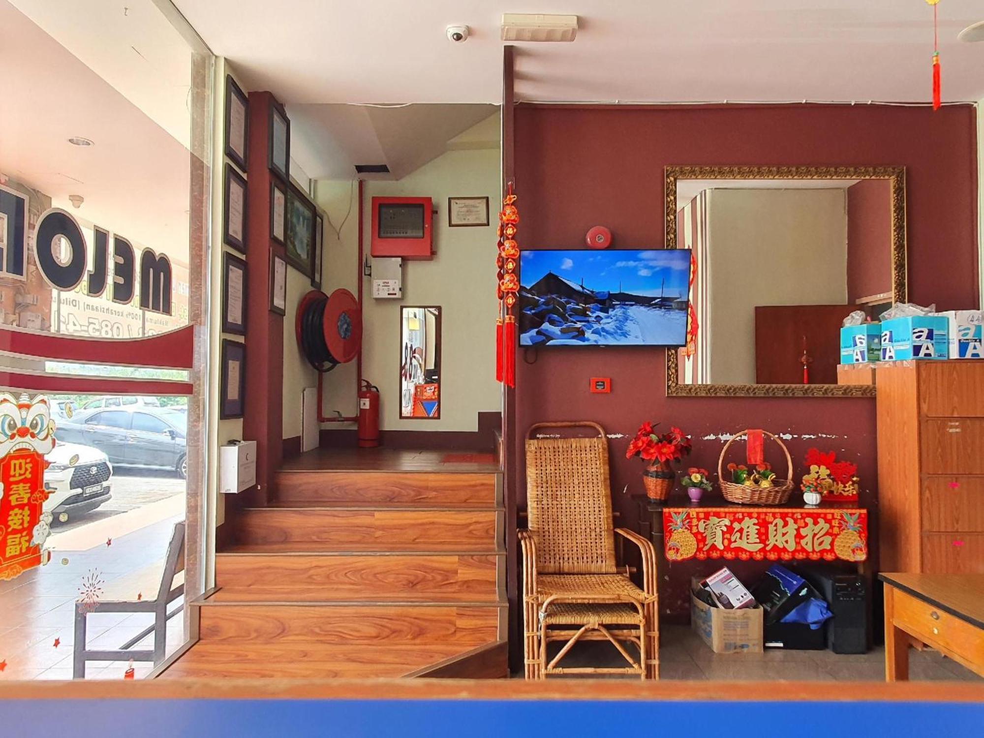 Oyo 90964 Melody 88 Inn Miri Exterior foto